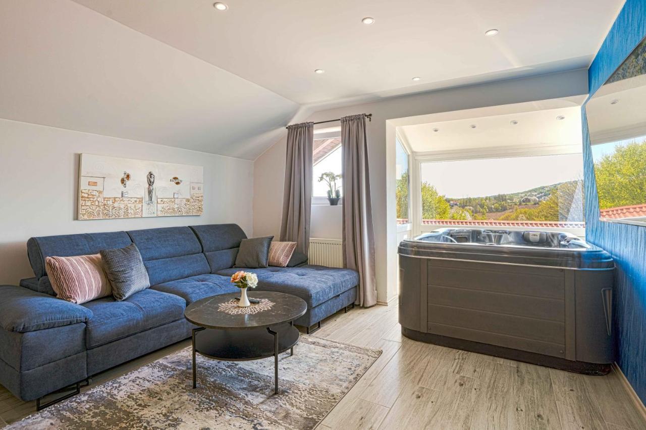 Deluxe Apartments Franjkovic Селиште-Дрежничко Экстерьер фото